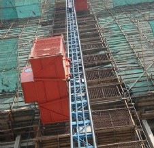 施工升降機(jī)